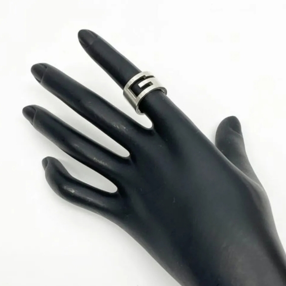 🇮🇹 Vintage Gucci Sterling Silver 925 Wide Branded Logo Cut-Out Ring US Size 5 - Picture 2 of 10